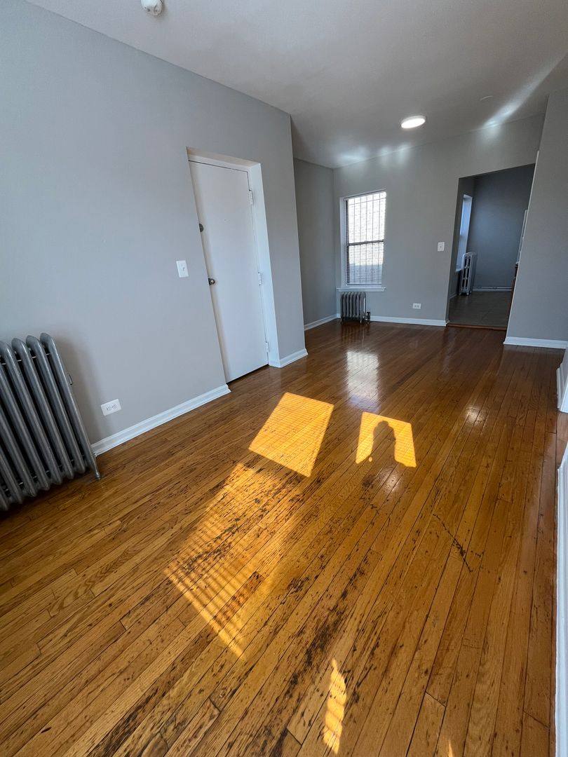 Apartment for rent at 5000 W Adams, Chicago, IL 60644