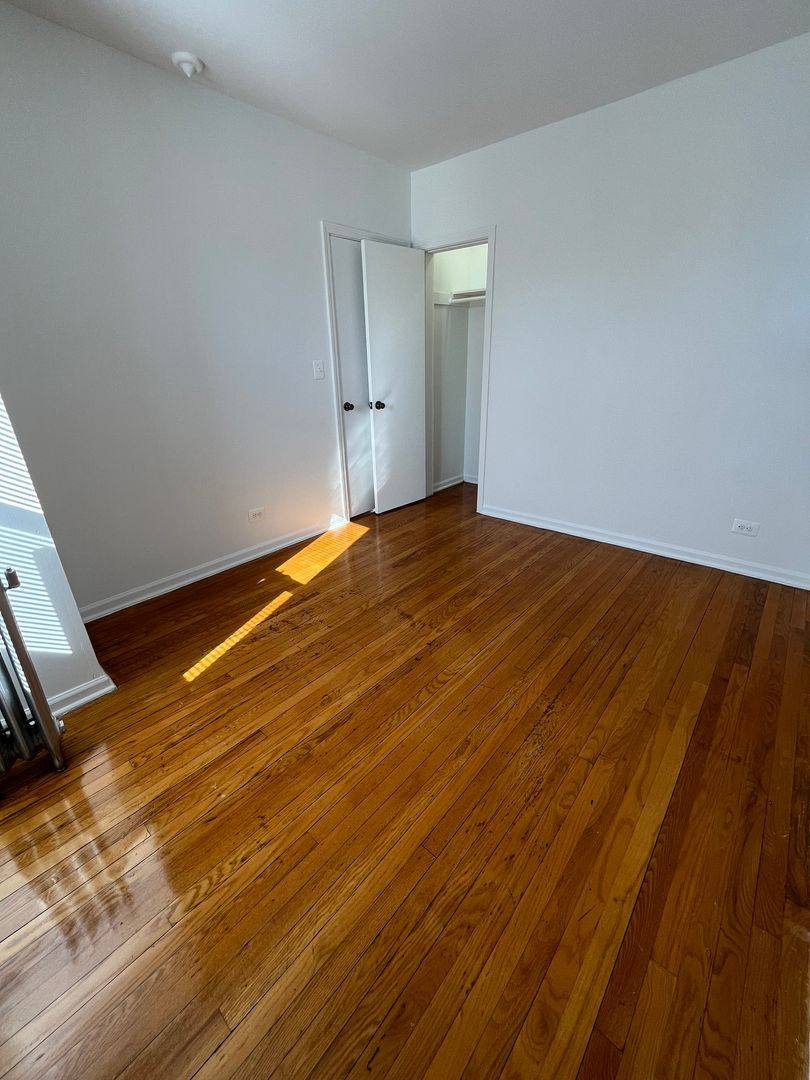 Apartment for rent at 5000 W Adams, Chicago, IL 60644