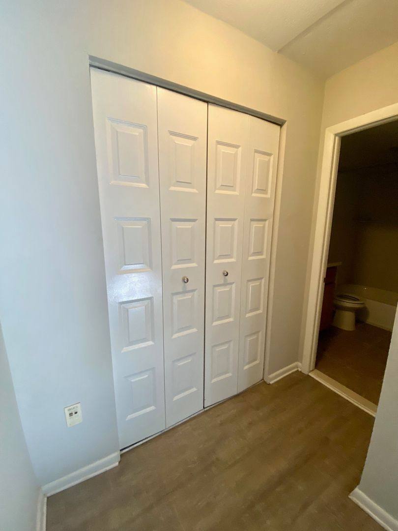 Apartment for rent at 1 Stoneybrook Lane, Ridley Park, PA 19078