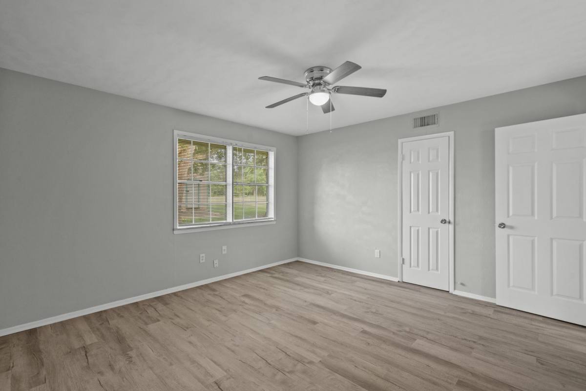 Apartment for rent at 2729 Main, La Marque, TX 77568