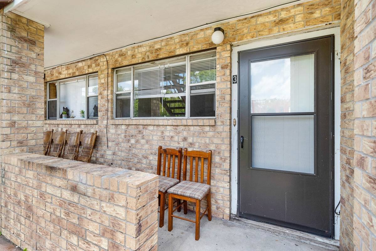 Apartment for rent at 2729 Main, La Marque, TX 77568