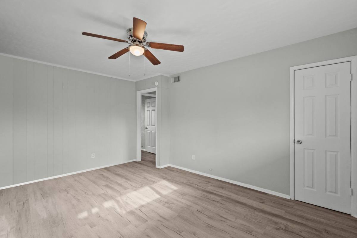 Apartment for rent at 2729 Main, La Marque, TX 77568