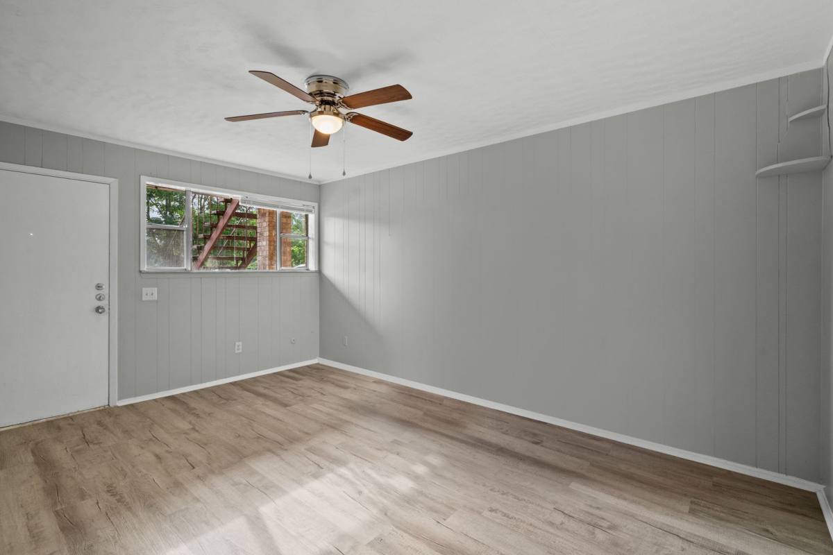 Apartment for rent at 2729 Main, La Marque, TX 77568