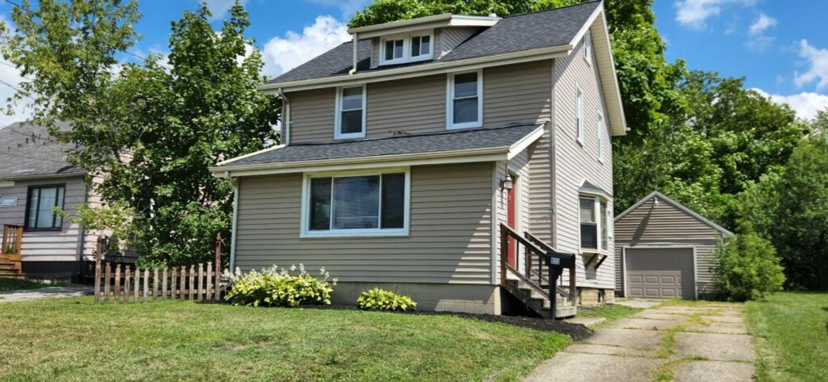 House for rent at 833 Lawrence, Girard, OH 44420