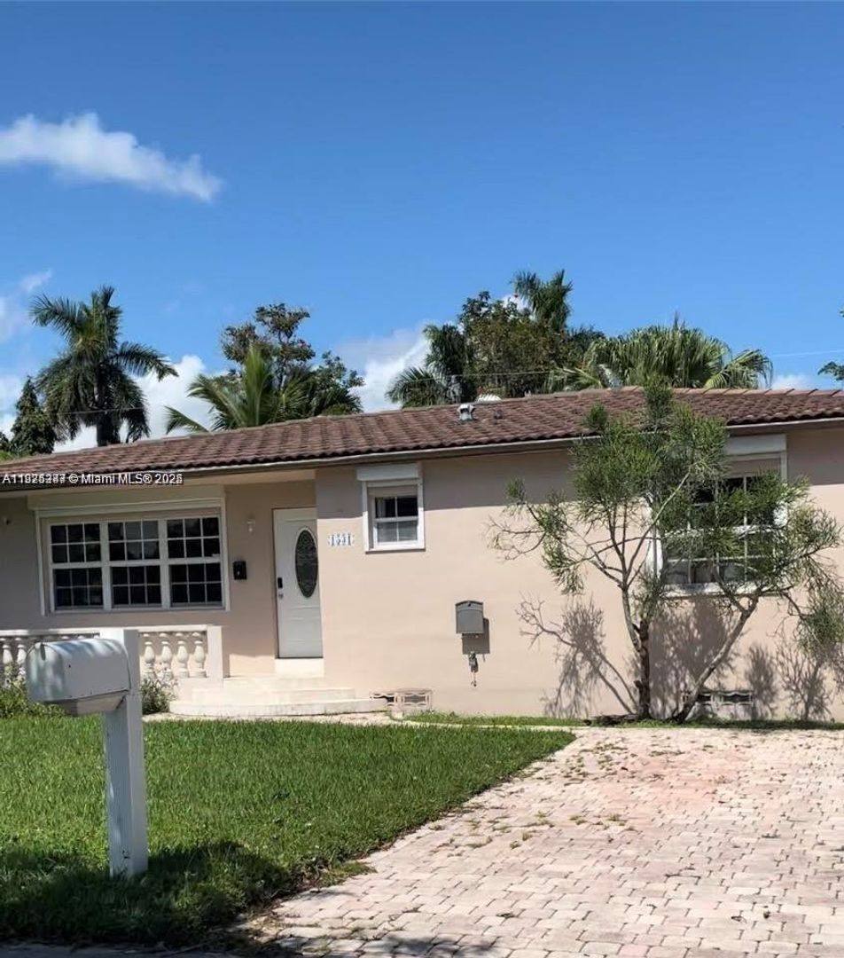 House for rent at 1531 Moffett St, Hollywood, FL 33020