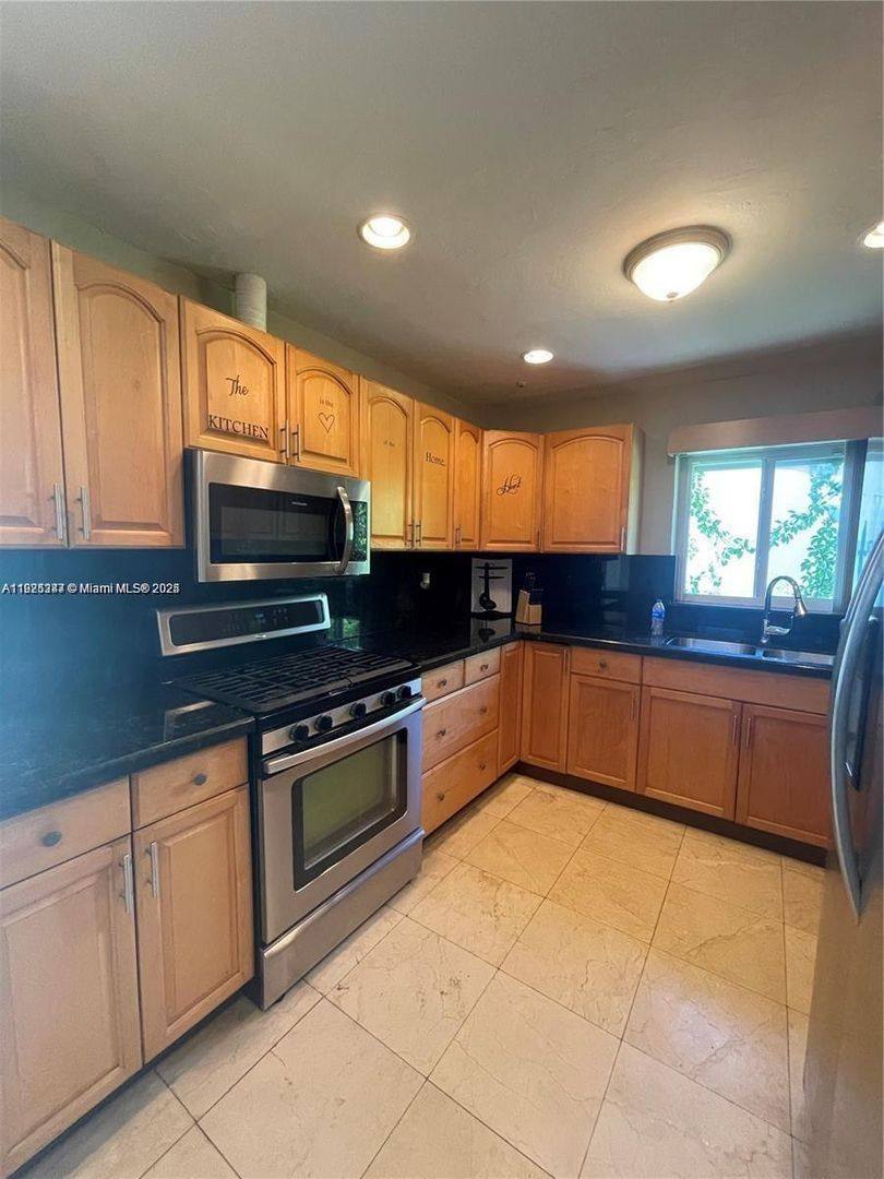 House for rent at 1531 Moffett St, Hollywood, FL 33020