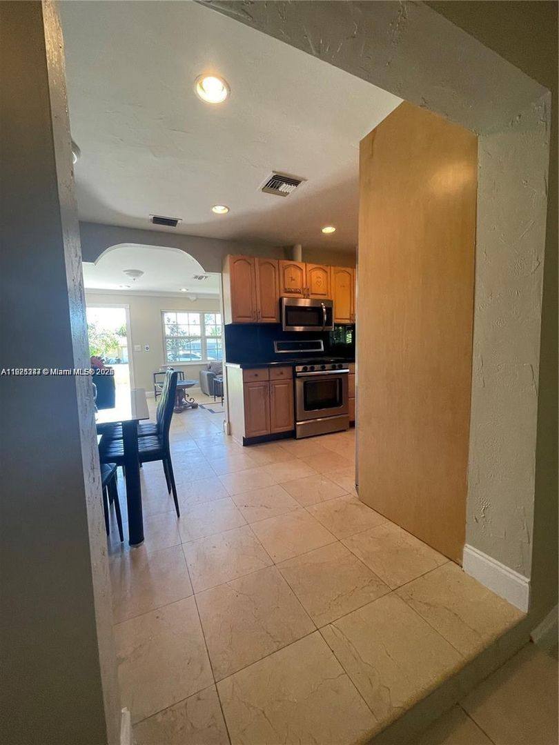 House for rent at 1531 Moffett St, Hollywood, FL 33020