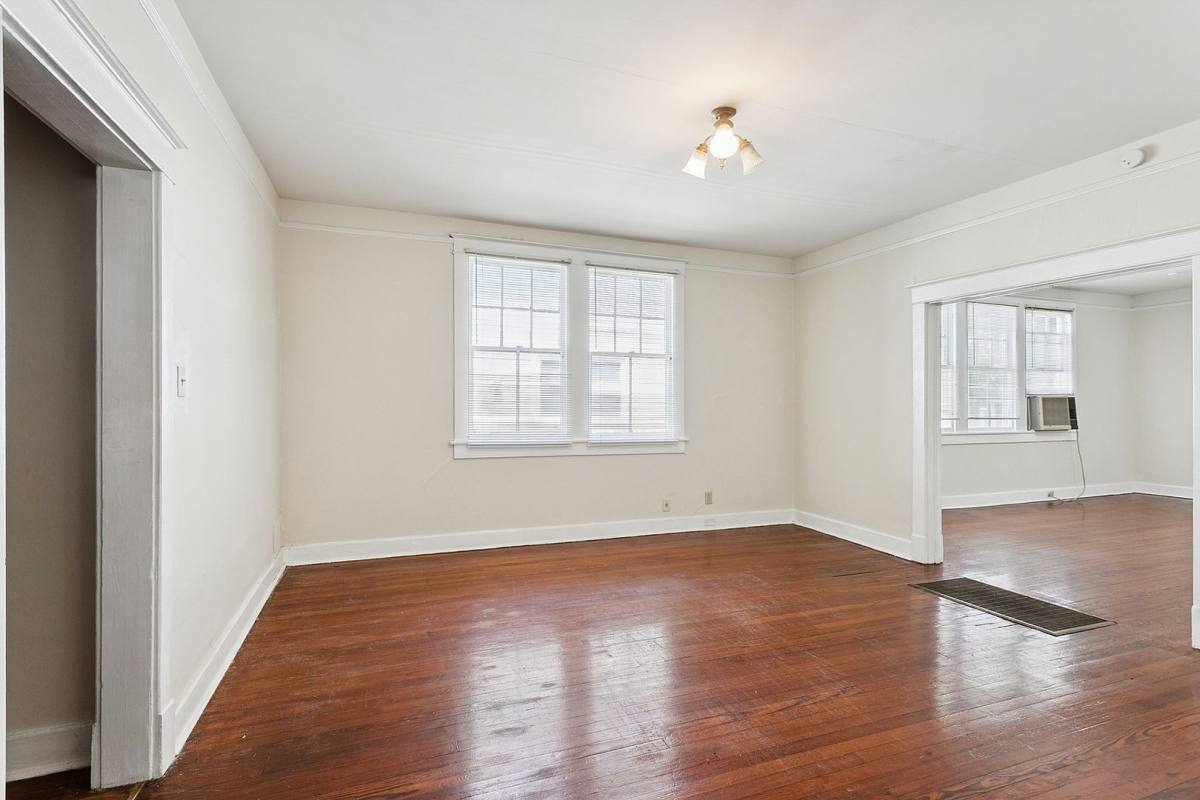 Apartment for rent at 2320-22-24 Nashville Ave, New Orleans, LA 70115