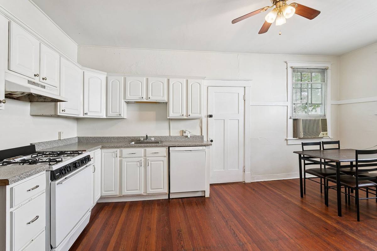 Apartment for rent at 2320-22-24 Nashville Ave, New Orleans, LA 70115