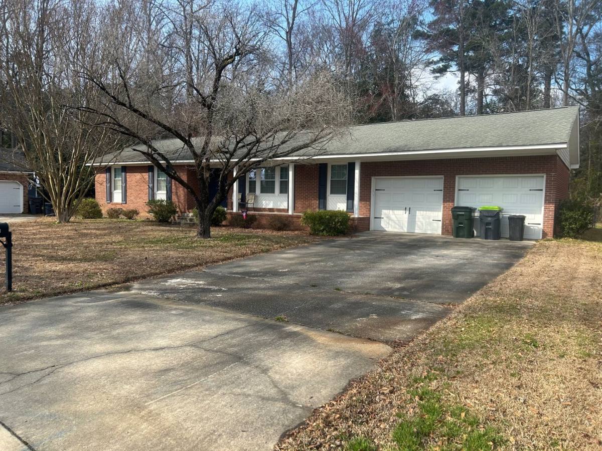 House for rent at 3220 Woodsen Circle, West Columbia, SC 29170