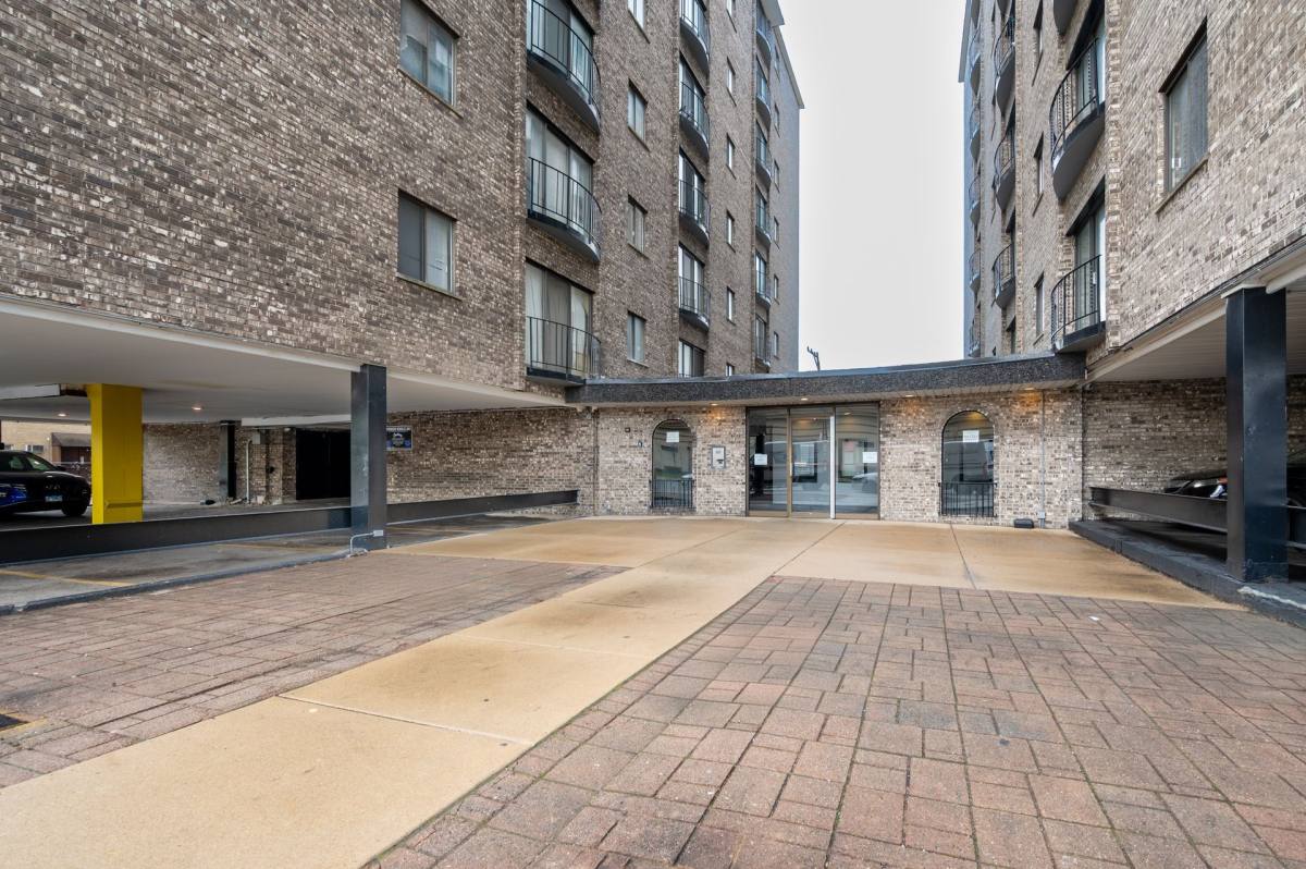 Apartment for rent at 2300 N Harlem, Elmwood Park, IL 60707