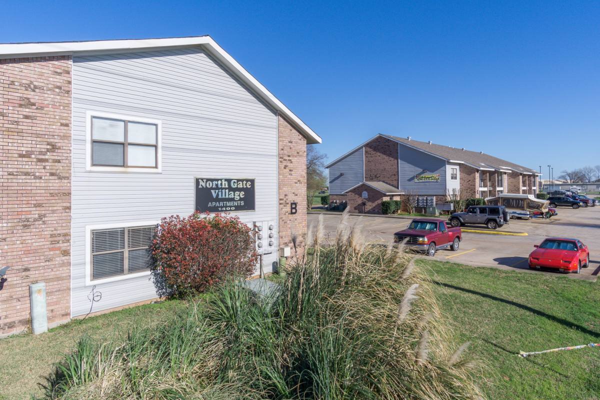 Apartment for rent at 1400 N Gate Rd, Bossier City, LA 71112