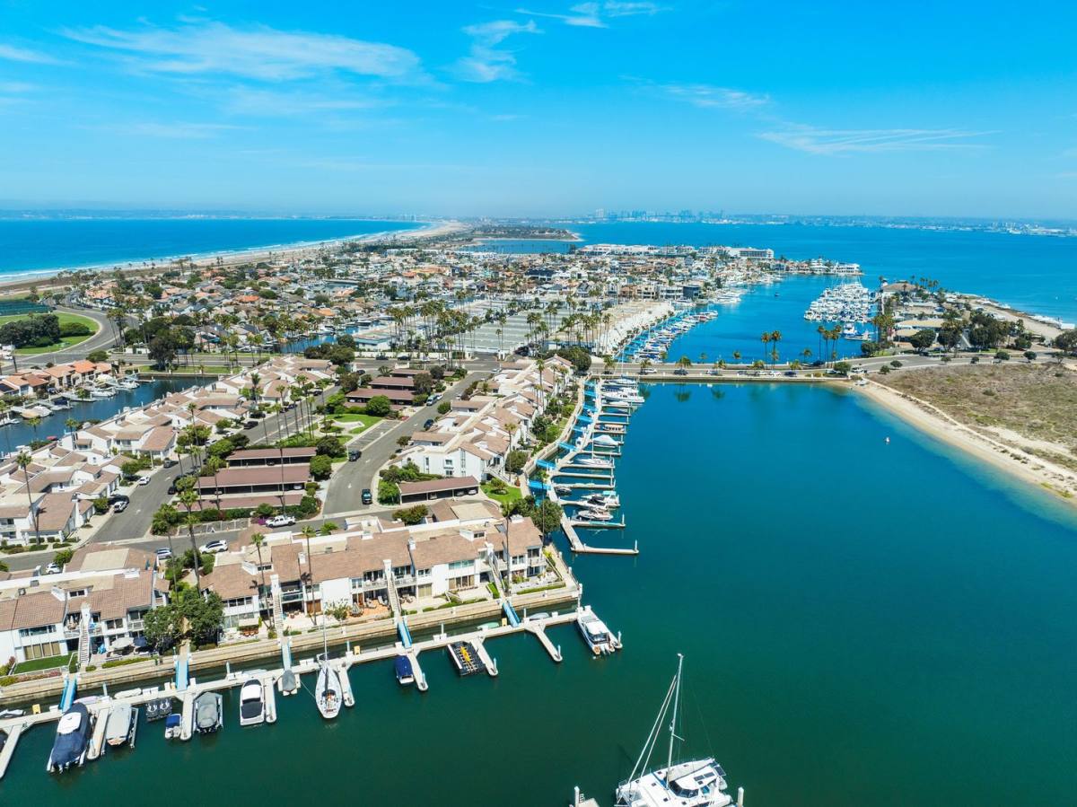 Apartment for rent at 35 Kingston Court, Coronado, CA 92118