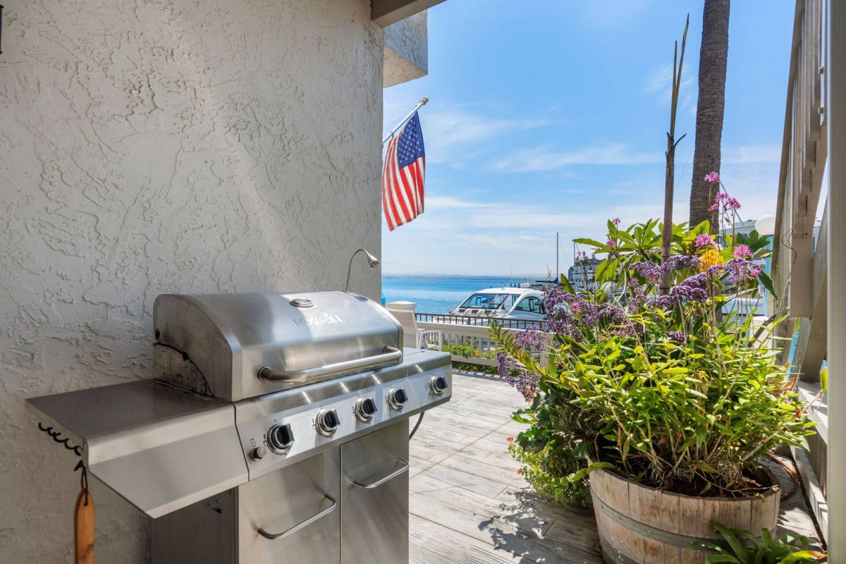 Apartment for rent at 35 Kingston Court, Coronado, CA 92118