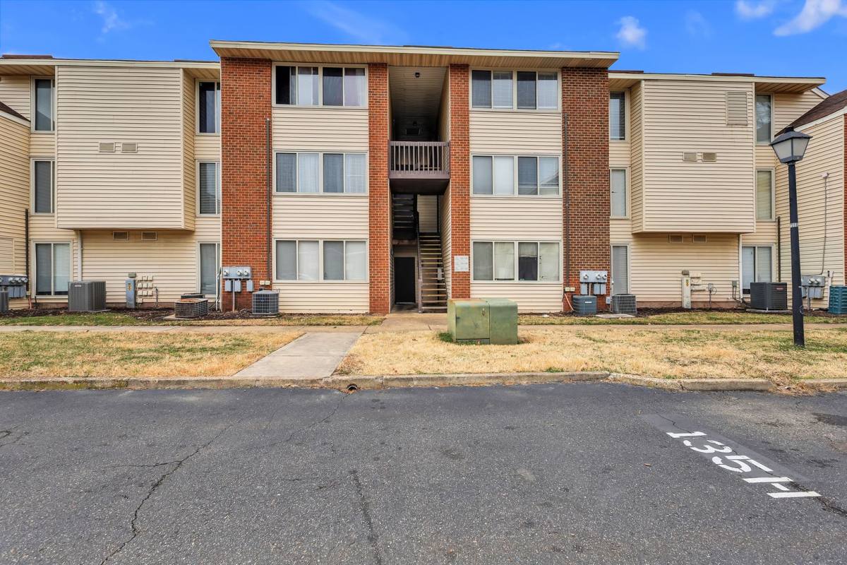 Condo for rent at 133 Hampton Club Dr, Hampton, VA 23666