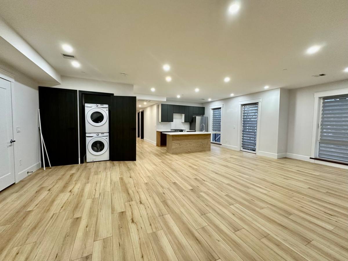 Apartment for rent at 110 Mount Pleasant Ave #9, Roxbury, MA 02119
