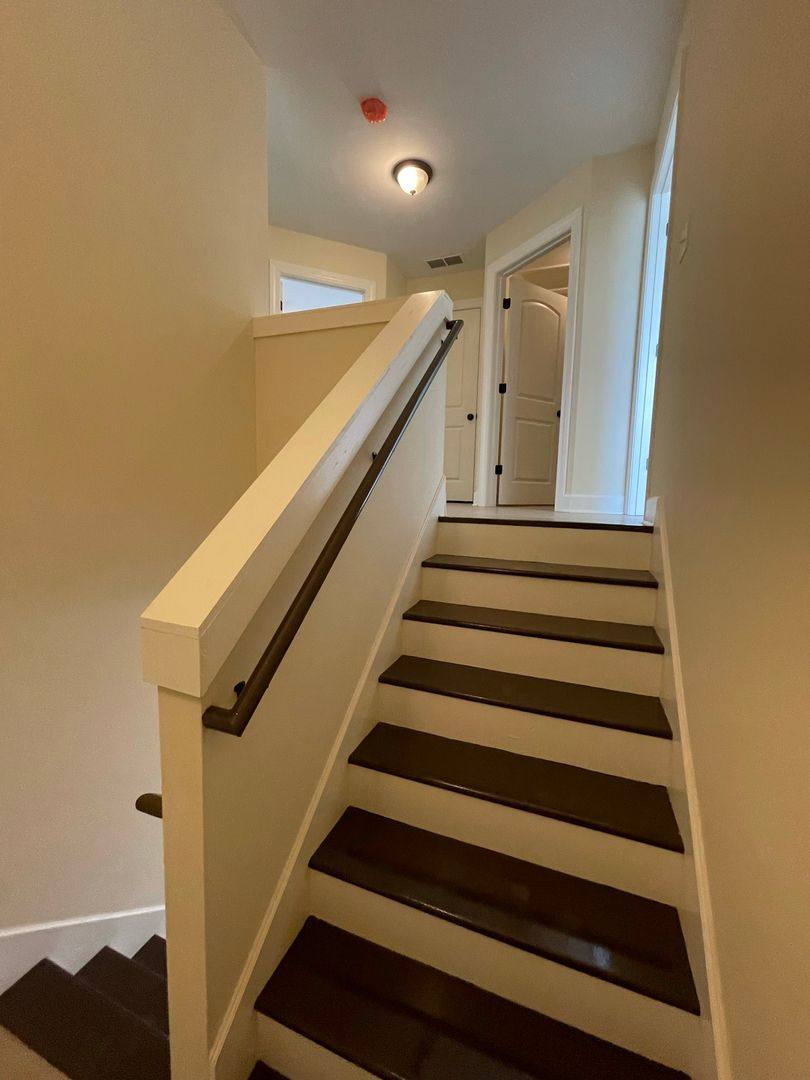 Apartment for rent at 624 Golfview Dr, Lexington, KY 40504