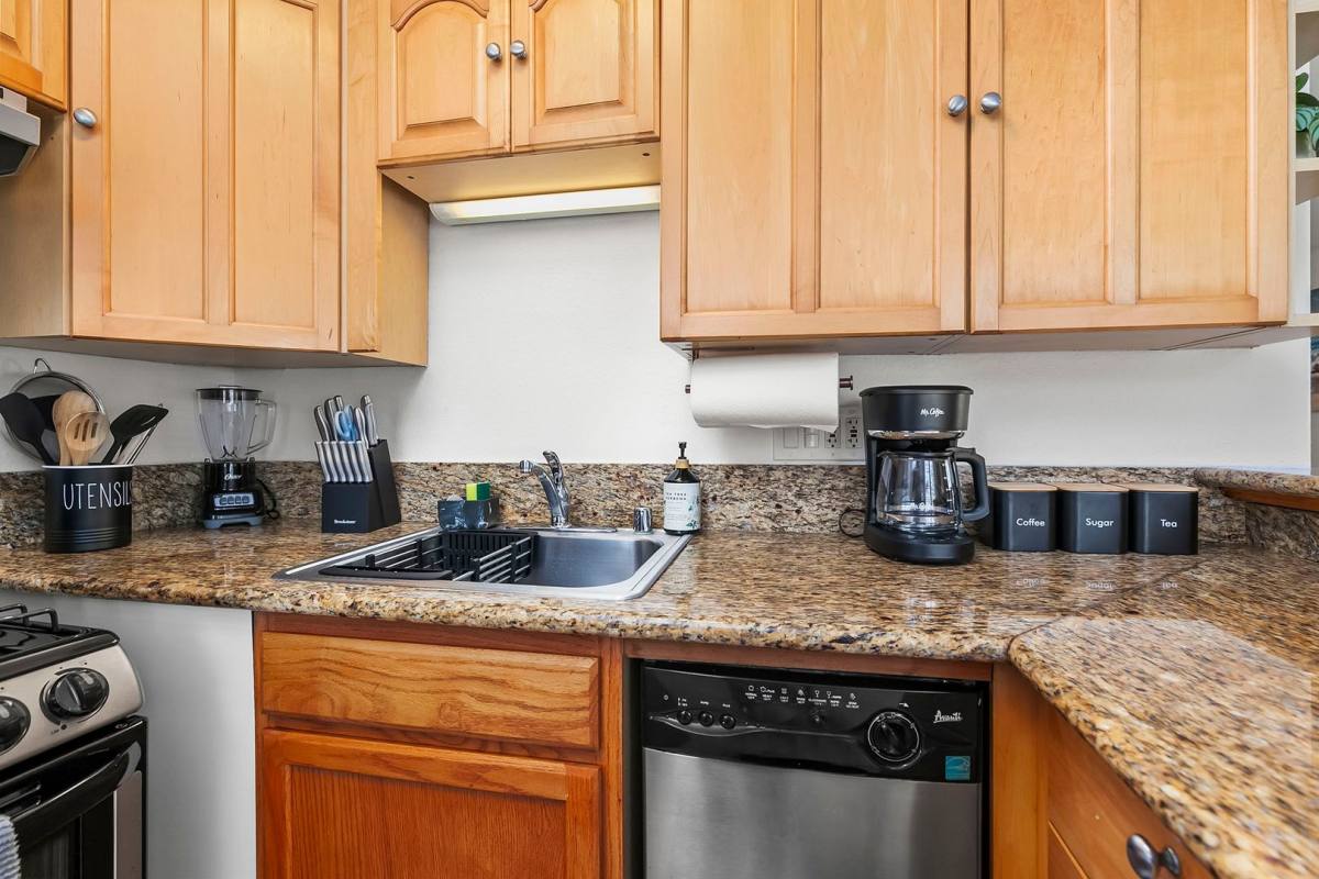 Apartment for rent at 1311 Cave St, La Jolla, CA 92037