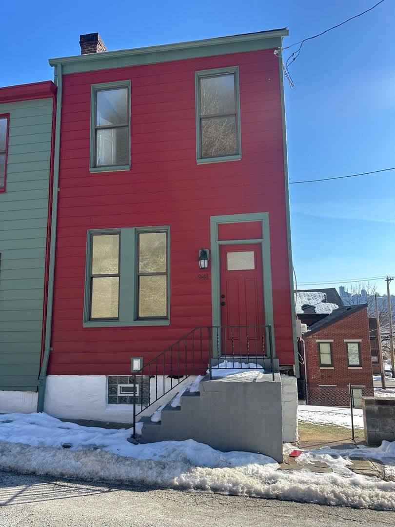 House for rent at 941 Lamont St, Pittsburgh, PA 15212