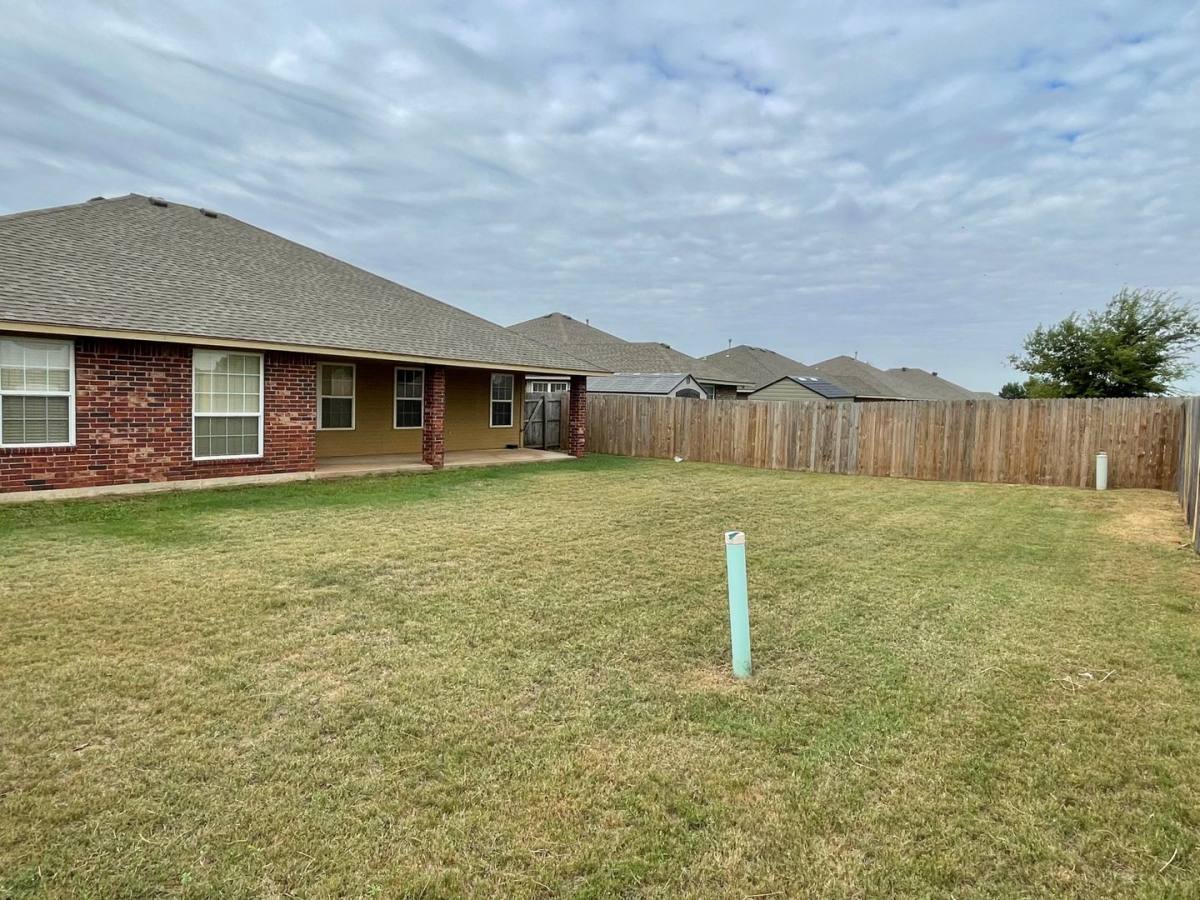 House for rent at 2145 Scissortail Landing Dr, Edmond, OK 73012