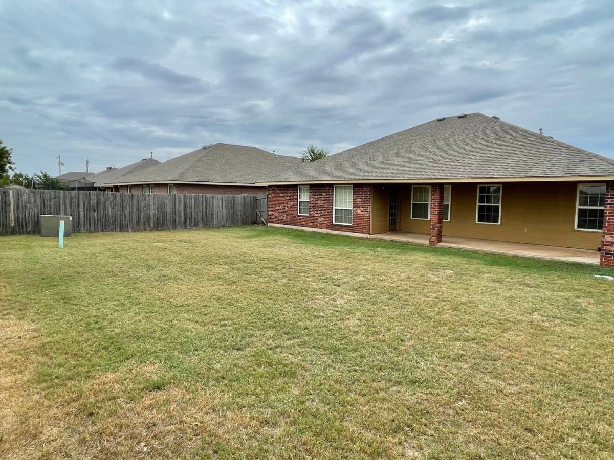 House for rent at 2145 Scissortail Landing Dr, Edmond, OK 73012