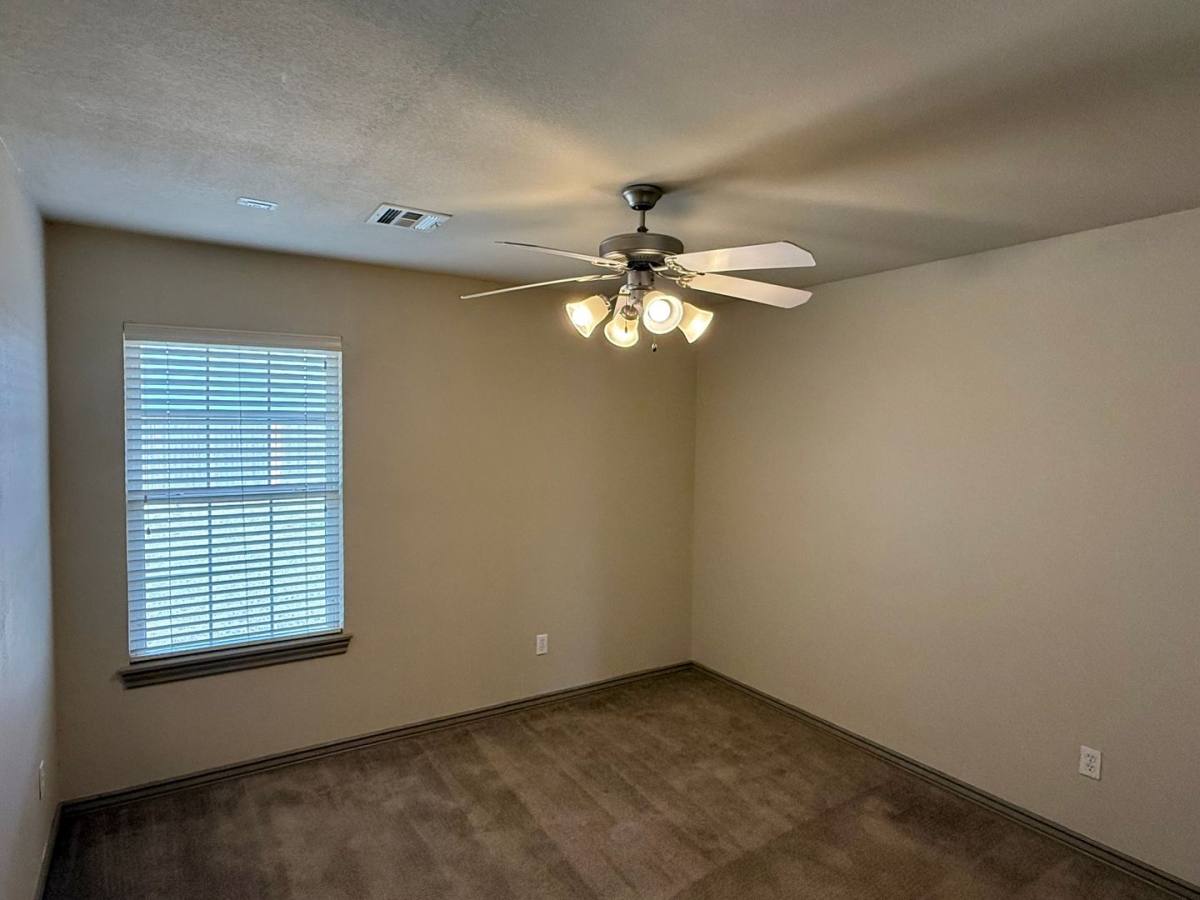 House for rent at 2145 Scissortail Landing Dr, Edmond, OK 73012