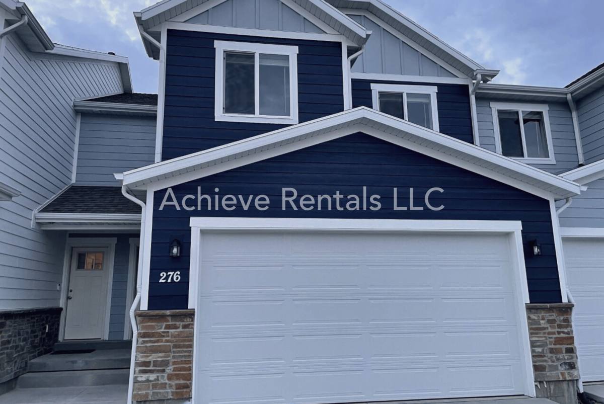 Townhouse for rent at 4111 S 2800 W, Roy, UT 84067