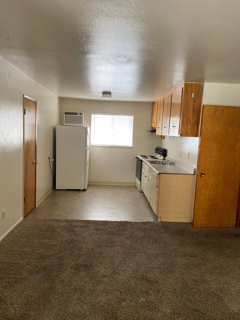 Apartment for rent at 735 W 6th St, Chico, CA 95928