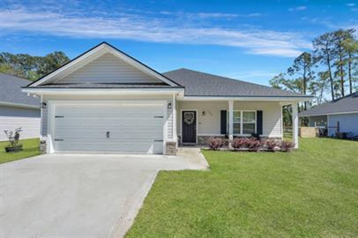 House for rent at 165 Pineland Rd, Midway, GA 31320