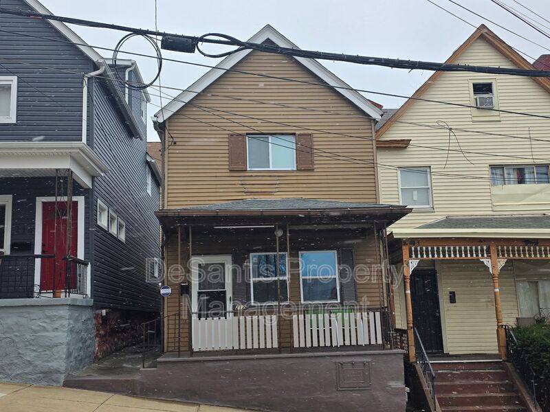 House for rent at 212 Kenmawr Ave, Braddock, PA 15104
