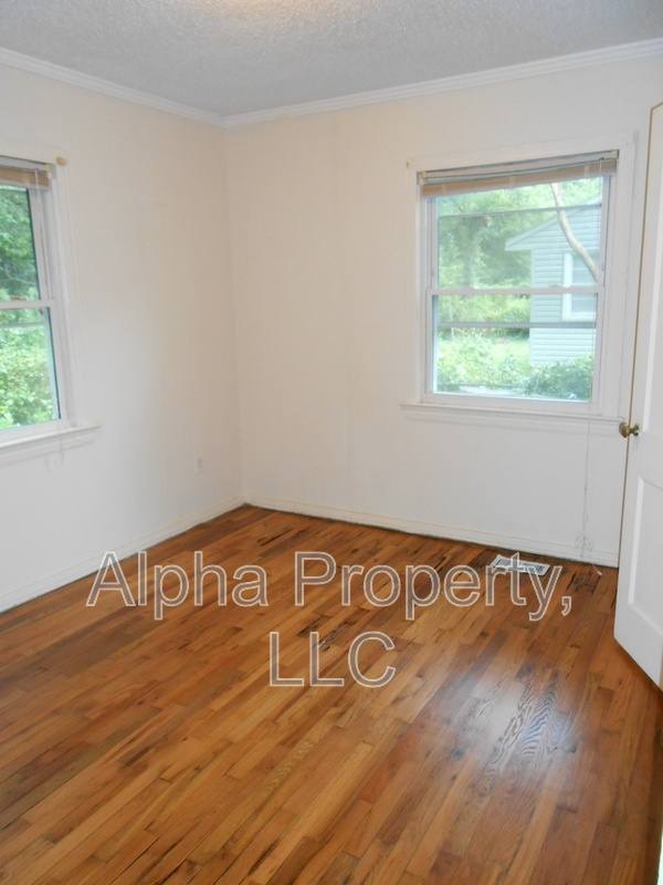 House for rent at 31 Foxhall Rd, Greenville, SC 29605