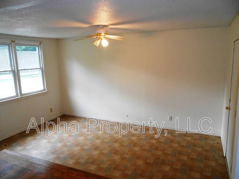 House for rent at 31 Foxhall Rd, Greenville, SC 29605