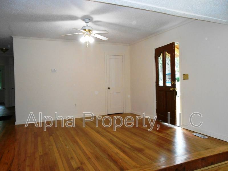 House for rent at 31 Foxhall Rd, Greenville, SC 29605
