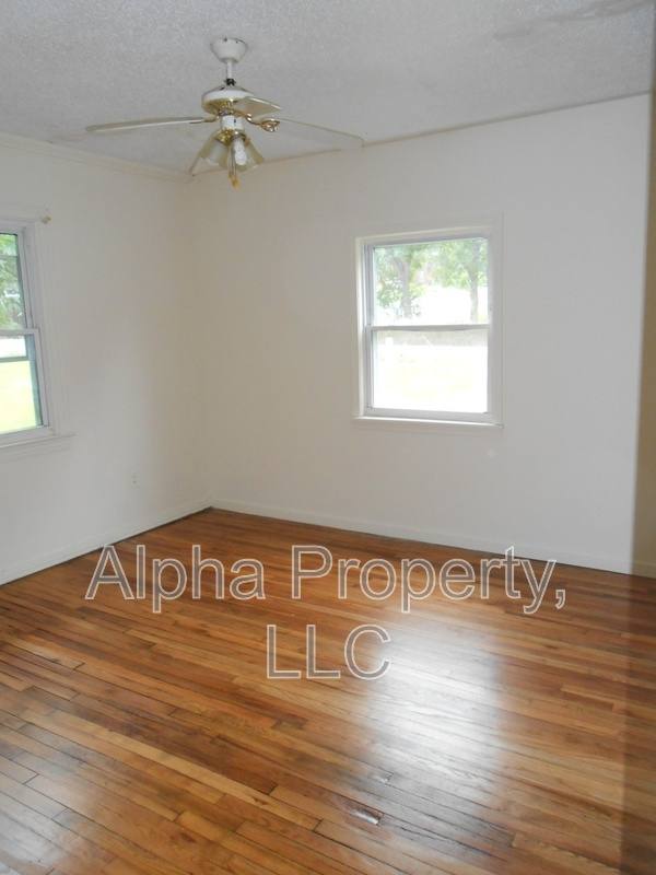 House for rent at 31 Foxhall Rd, Greenville, SC 29605