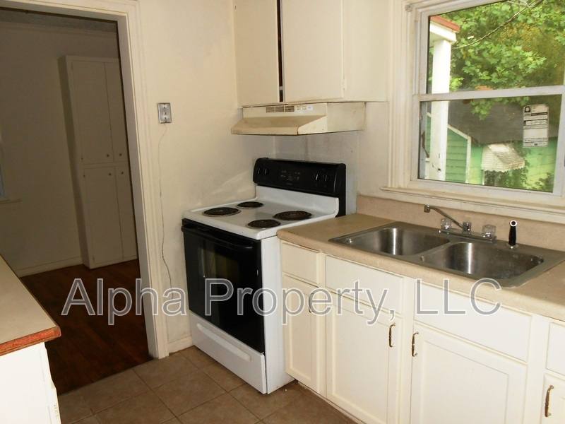 House for rent at 31 Foxhall Rd, Greenville, SC 29605