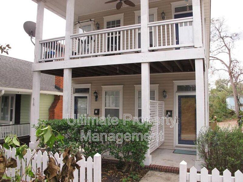 Apartment for rent at 618 S 3rd St #2, Wilmington, NC 28401