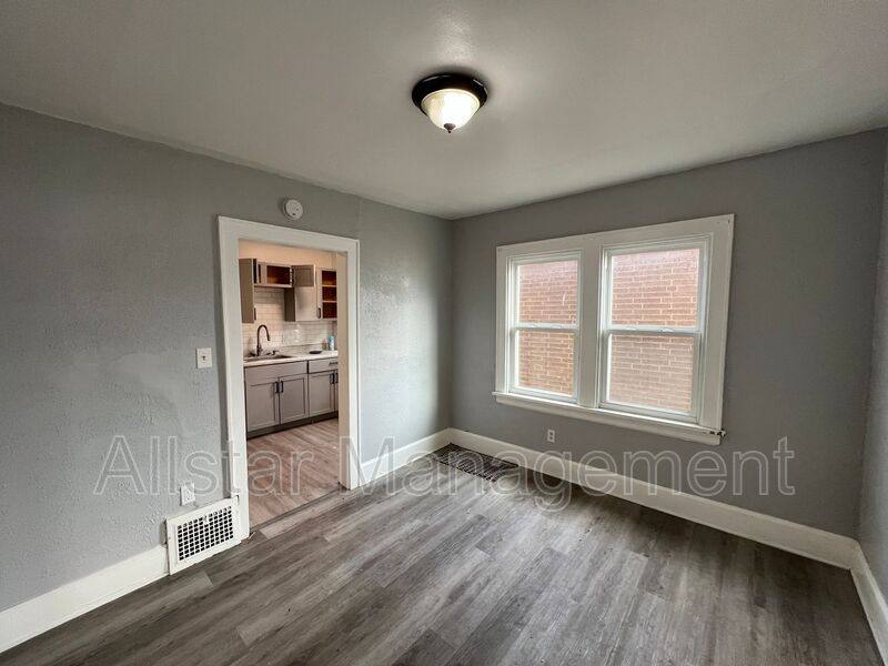 Apartment for rent at 539 E Cuyahoga Falls Ave #1, Akron, OH 44310