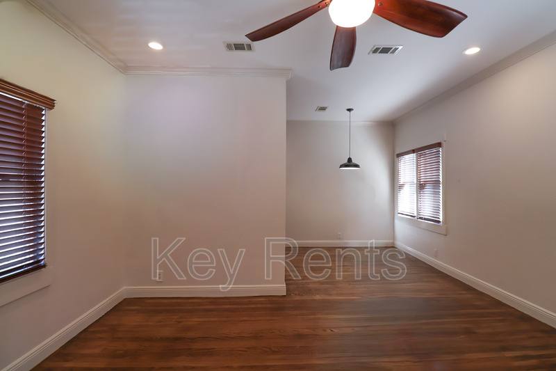 House for rent at 422 N Davis Highway, Pensacola, FL 32501