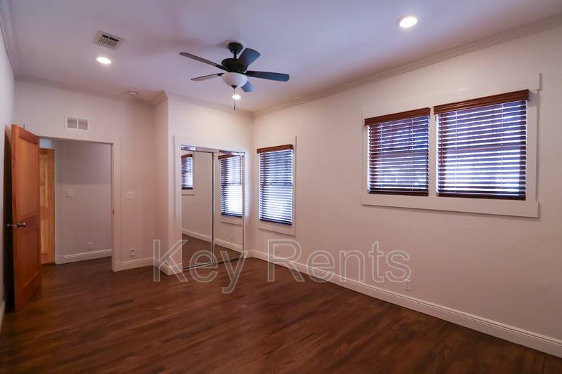 House for rent at 422 N Davis Highway, Pensacola, FL 32501