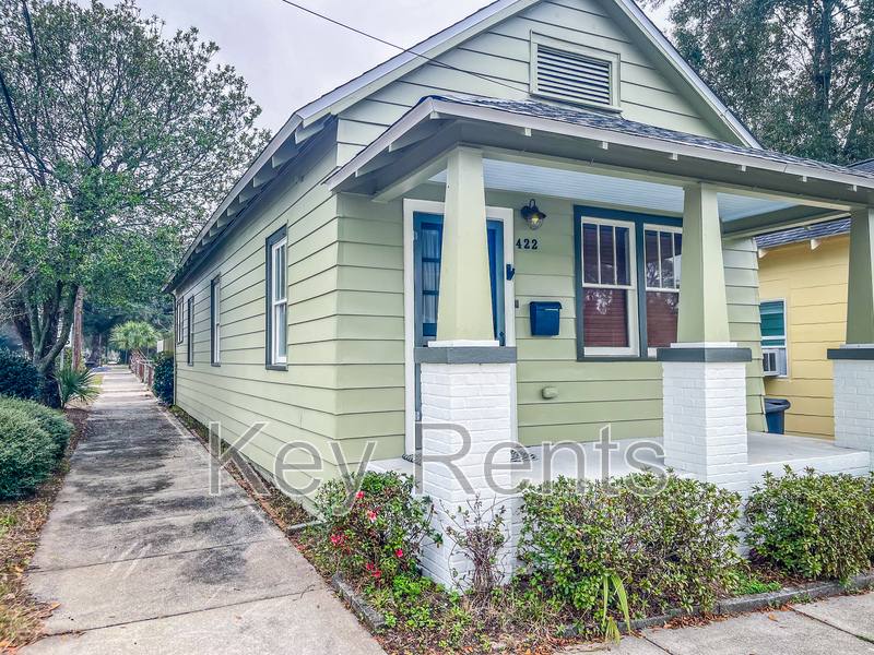 House for rent at 422 N Davis Highway, Pensacola, FL 32501