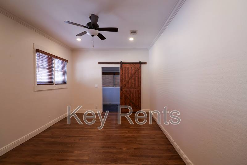 House for rent at 422 N Davis Highway, Pensacola, FL 32501