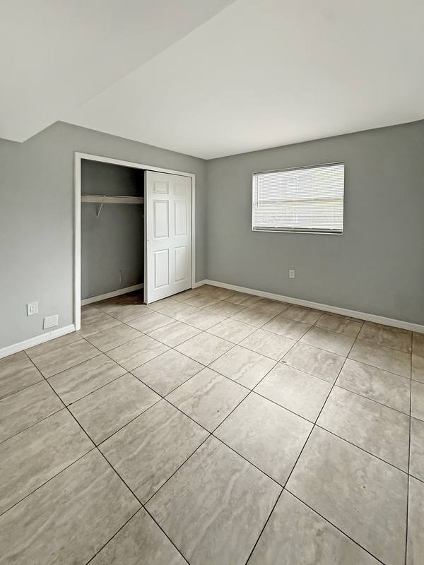 Apartment for rent at 2505-2429 Hanson St #1, Fort Myers, FL 33901
