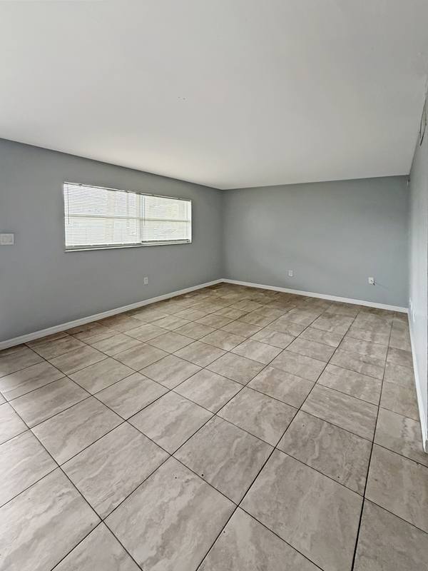 Apartment for rent at 2505-2429 Hanson St #1, Fort Myers, FL 33901