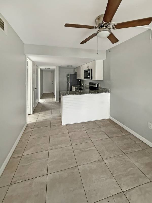 Apartment for rent at 2505-2429 Hanson St #1, Fort Myers, FL 33901