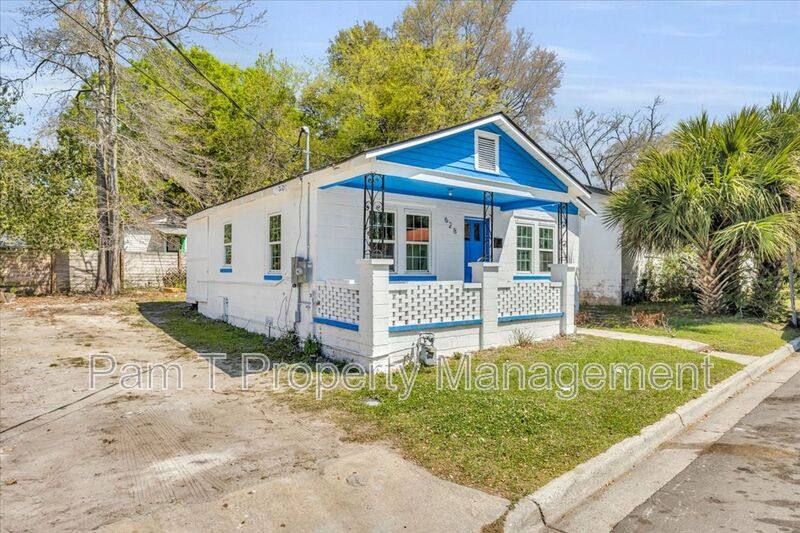 House for rent at 628 W 48th St, Savannah, GA 31401