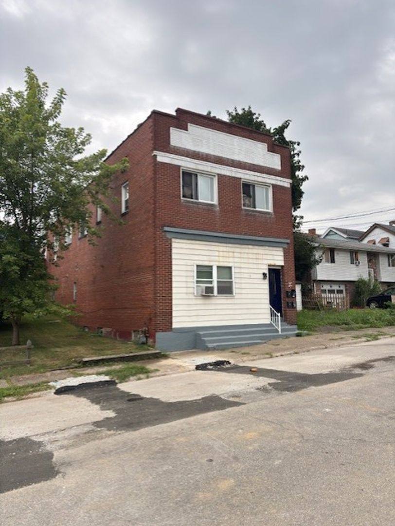 Apartment for rent at 812 Indiana Ave, Glassport, PA 15045