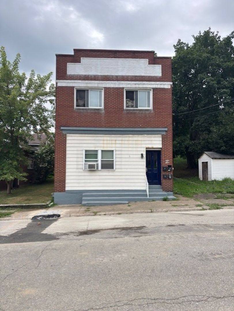 Apartment for rent at 812 Indiana Ave, Glassport, PA 15045