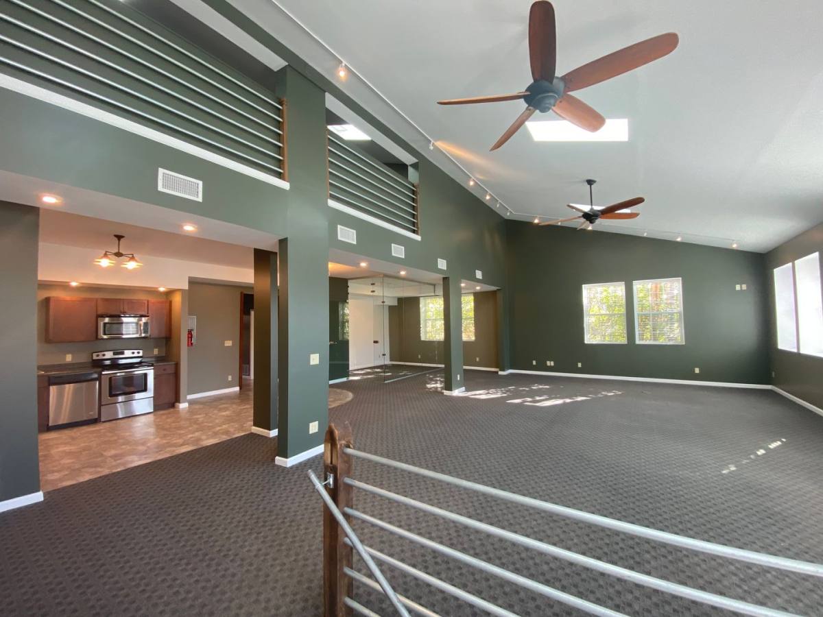 Apartment for rent at 327 S 8th St, Quincy, IL 62301