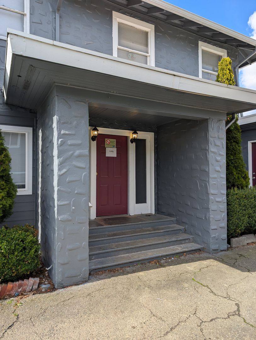 Apartment for rent at 1011 E Division St, Mount Vernon, WA 98273