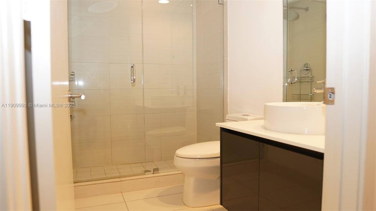 Apartment for rent at 31 SE 6th St #1108, Miami, FL 33131